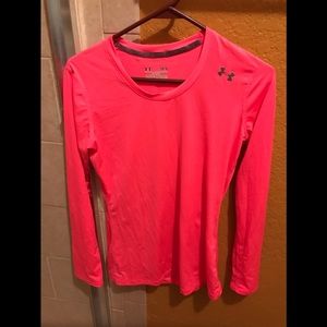Women’s size small under armour long sleeve